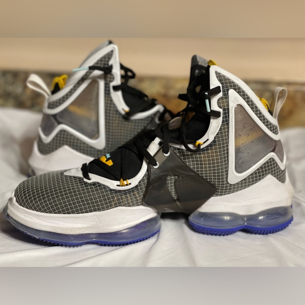 Nike LeBron 19 Basketball Shoes Size 13 Men